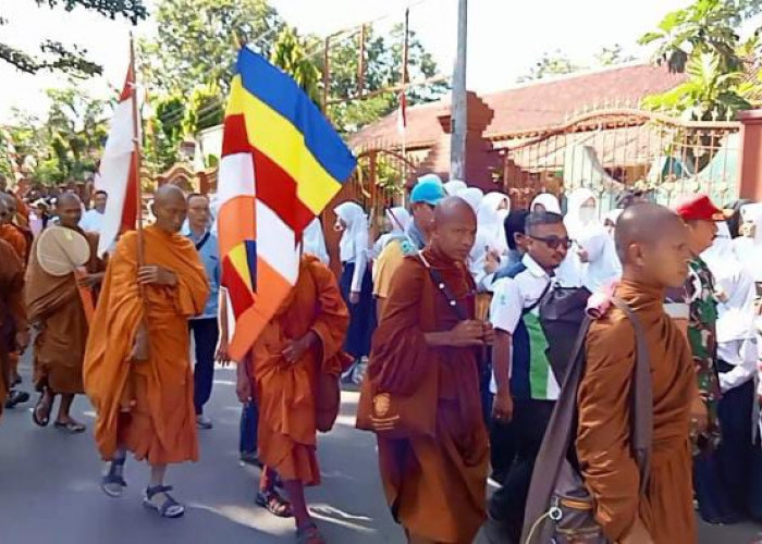Usai Lima Hari di Cirebon, 32 Bhiksu Melanjutkan Perjalanan Ke Borobudur 