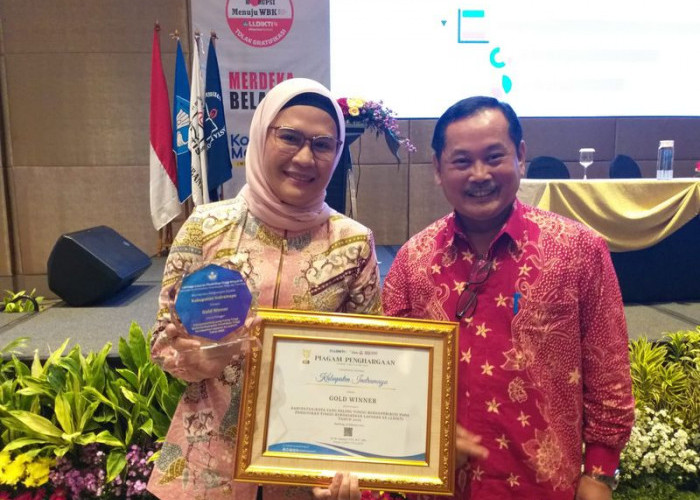 Bupati Nina Agustina Raih Penghargaan Gold Winner, Dinilai Berkontribusi Tinggi Terhadap Perguruan Tinggi