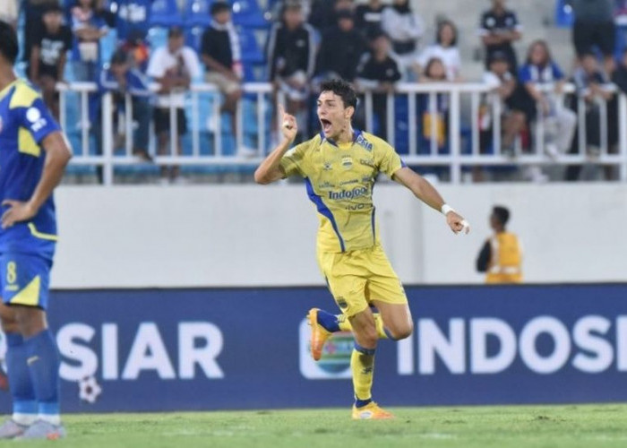 Gol Sundulan Federico Barba di Injury Time Antarkan Persib Bandung dengan 10 Pemain Kalahkan Arema FC