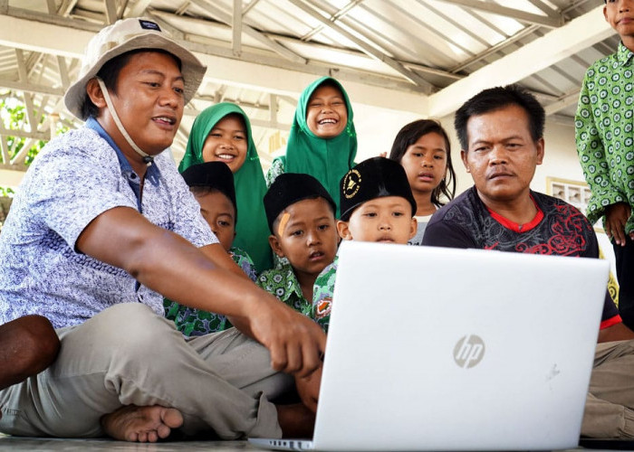 Melihat Aktivitas di Desa Digital Cangkingan: Mengurus Surat-surat Lebih Cepat, Ada Lapak Jualan Online