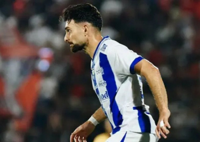 Frans Putros Optimis Persib Bisa Menang Meski Beckham Putra dan Adam Przybek Diragukan Lawan Borneo FC