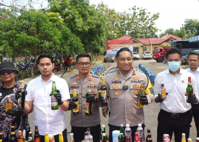 Polres Indramayu Musnahkan Belasan Ribu Botol Miras Jelang Nataru