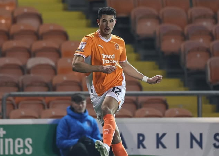 Pasca Terlibat Benturan Keras dengan Pemain Mansfield Town, Elkan Baggott Hanya Bermain 1 Babak Saja, Cedera?