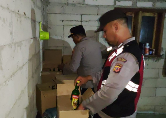 Polsek Juntinyuat Sita 123 Botol Miras dalam Ops Pekat Jelang Ramadan 2026
