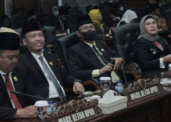 DPRD Indramayu Gelar Rapat Paripurna Mendengarkan Pidato Kenegaraan Presiden Jokowi Sambut HUT ke-77 RI   
