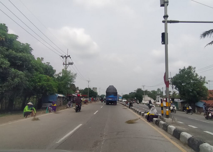 Jembatan Sewo Penuh, Pengalap Tawur Mengular Ratusan Meter