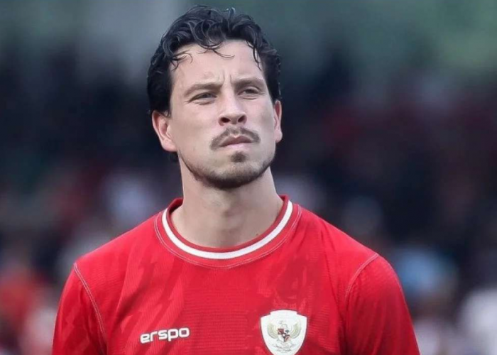 Banner ‘BLA BLA BLA’ dan Gestur Kontroversial, Duel Panas Haye di Liga Belanda!