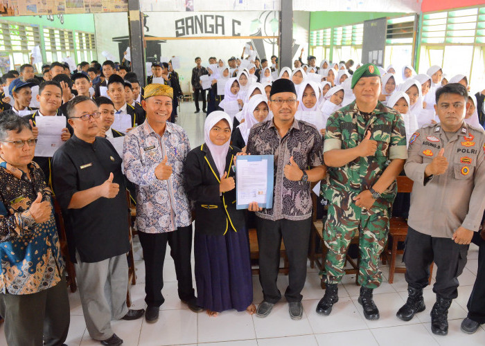 Ratusan Siswa SMP Nurul Halim Widasari Tekan Pakta Integritas, Komitmen Jaga Ketertiban Umum