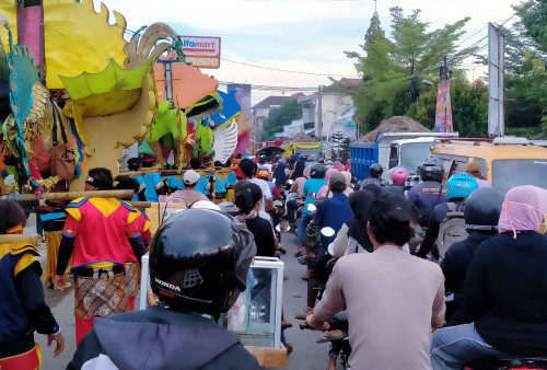 Pesta Hajatan Bikin Macet, Minta Arak-Arakan Dibatasi