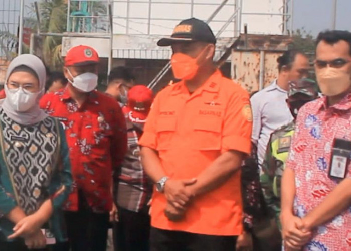 Kunjungi Posko Tim SAR, Bupati Indramayu Berharap Korban Tenggelam Segera Ditemukan