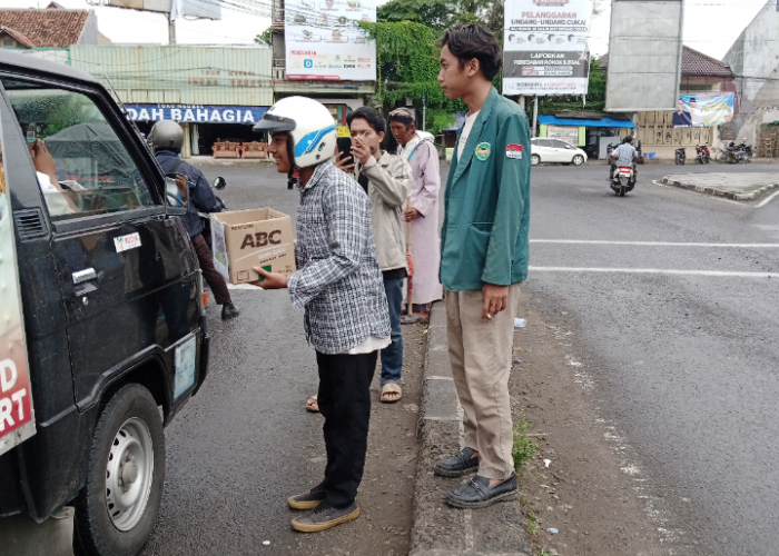 Peduli Korban Banjir Bandang di Sukabumi, BEM PT NU dan BEMNUS Indramayu Lakukan Penggalangan Dana 