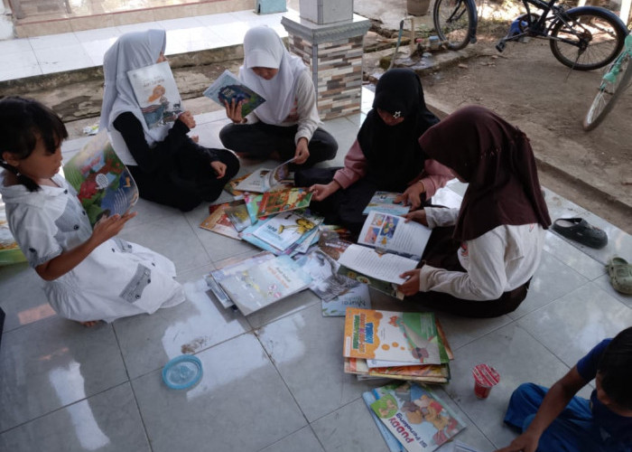 Lapak Baca Latar Warga Didukung Penuh Perpustakaan S16, Dorong Kesadaran Literasi di Widasari 