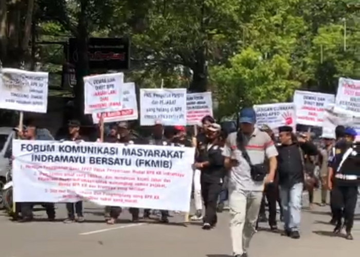 Aksi Unjuk Rasa FKMIB Datangi Gedung DPRD, Tuntut BPR KR Segera Kembalikan Uang Nasabah