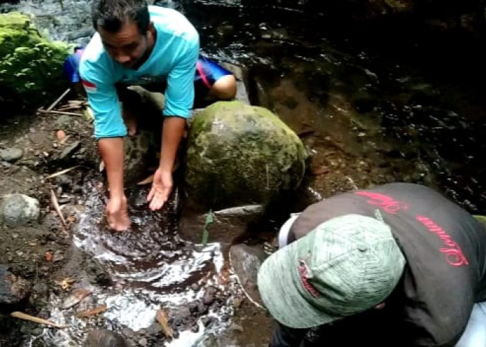  Dinkes Majalengka Uji Sumber Air Hangat  di Desa Payung , Ternyata Berbahaya 