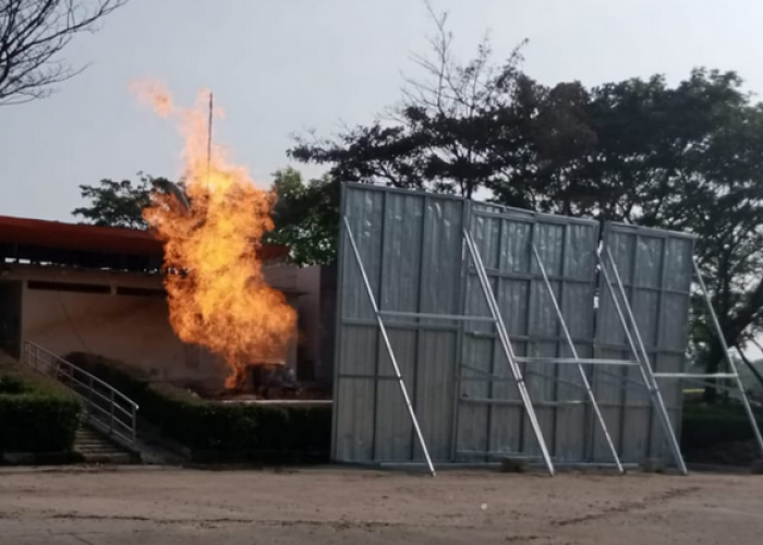 Pasang Pagar Perisai Spandex, ASTRA Tol Cipali Minimalisir Semburan Api di Rest Area KM 86 B