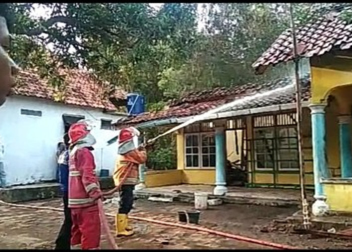 Gara-gara Lupa Rebus Jamu, Rumah Warga Gebang Kulon Terbakar