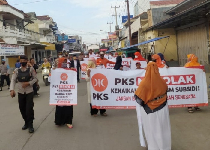 DPD PKS Indramayu Gelar Flashmob Tolak Kenaikan BBM Bersubsidi