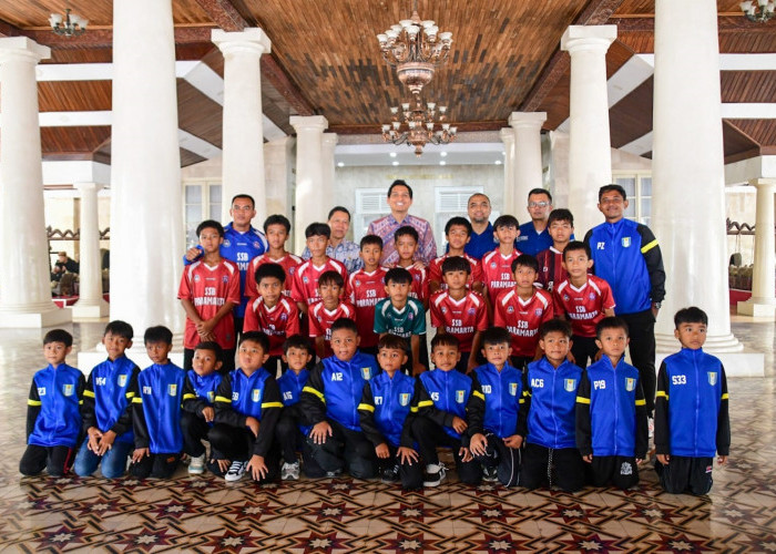 Bupati Lucky Hakim Lepas Kontingen Muda Indramayu ke Liga Jabar Istimewa 2026, Target Lolos Nasional