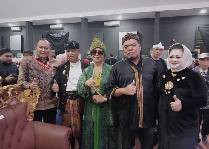 H Mulyadi SE dan Profesor  H Mufti Raih Anugerah Sunda Sabuana Awards 2026 