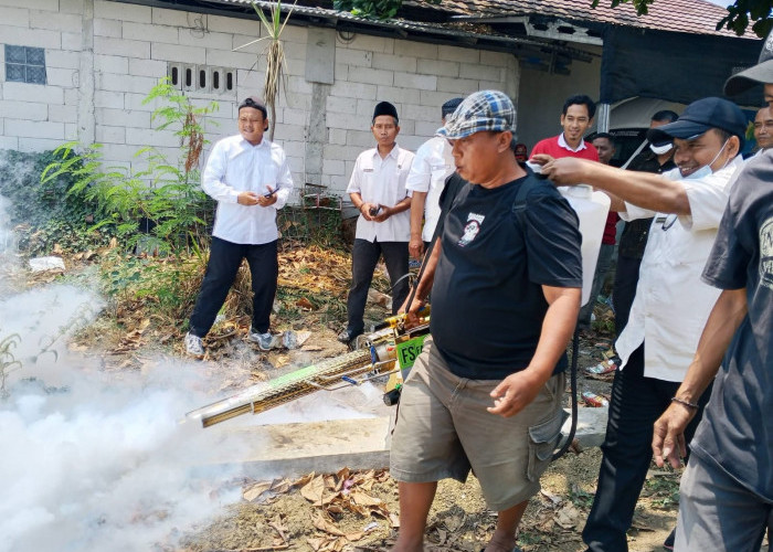 Antisipasi Demam Berdarah, Desa Kongsijaya Latih Ketua RT dan RW Operasikan Fogging