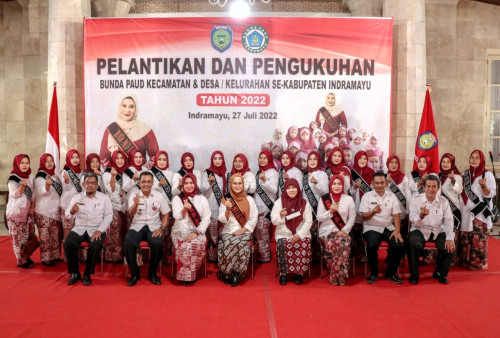 Kukuhkan Bunda PAUD Kecamatan dan Desa, Bupati Nina Minta PAUD Miliki Program Jelas untuk Generasi Emas