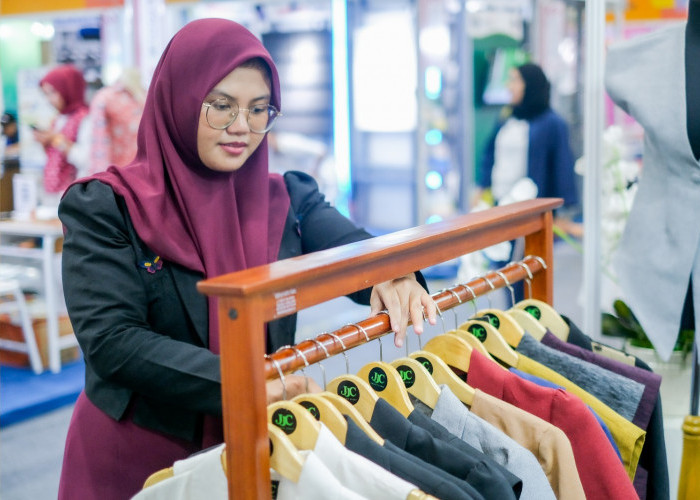 LinkUMKM BRI Dorong Pengusaha Perempuan Naik Kelas,JJC Rumah Jahit Berhasil Kembangkan Fesyen Wastra Eksklusif