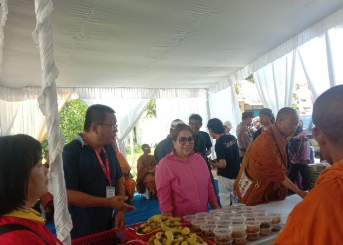 Warga Indramayu Sediakan Tempat Dan Mamin 32 Biksu 
