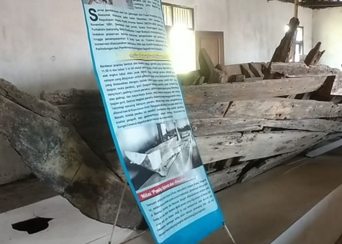 Perahu Kuno dari Abad 17 Masehi Tersimpan Di Area Objek Wisata Tirtamaya