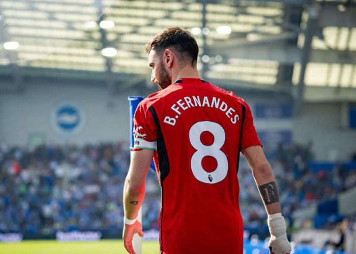 Manchester United Hancur Lebur, Bruno Fernandes Kartu Merah, Ten Hag Out Menggema