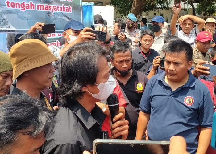 Aksi FPI di Depan Pendopo Indramayu, Singgung Masalah Perijinan dan Sejumlah Tuntutan Lain
