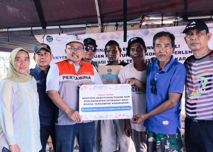 PHE ONWJ Salurkan Bantuan Darurat untuk Warga Eretan Wetan yang Terdampak  Musibah Kebakaran
