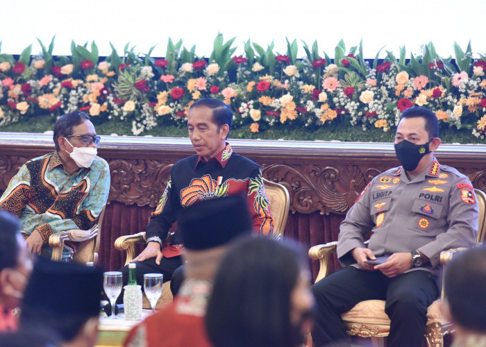 TGIPF Serahkan Laporan Investigasi Tragedi Kanjuruhan Kepada Presiden Jokowi
