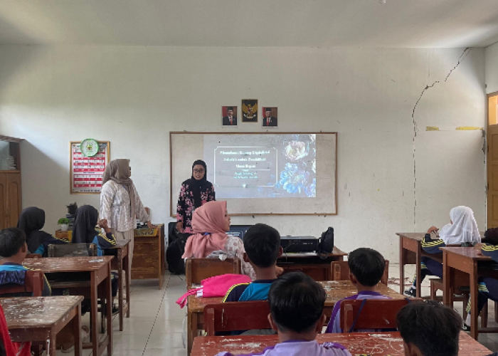 Mahasiswa KKN Berupaya Meningkatkan Literasi Digital Anak-anak di Desa Cikeusal