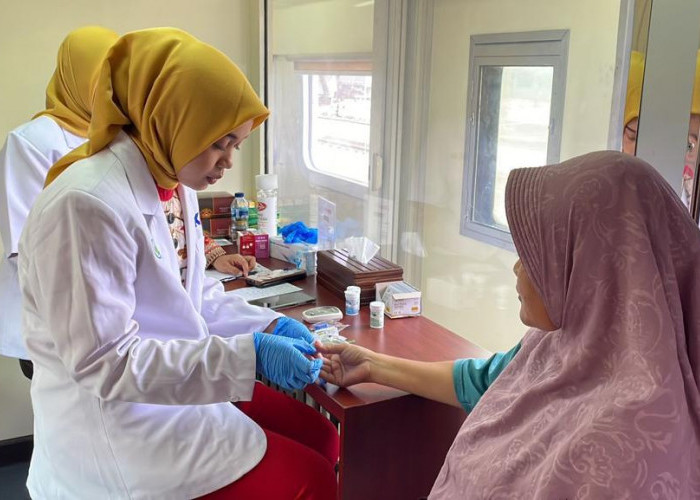 PT KAI Daop 3 Cirebon Buka Rail Clinic Layanan Kesehatan dan Pengobatan Gratis di Stasiun Pasirbungur