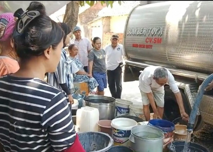 Serukan Salat Minta Hujan, Partai Gelora Cirebon Salurkan Air Bersih ke Sejumlah Desa Terdampak Kekeringan