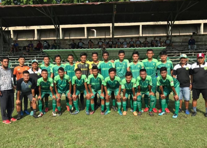 Dahlan Iskan Pamer Foto Marselino Ferdinan, Rizky Ridho dan Ernando Ari di Tim Muda Persebaya, Bisa Tebak?