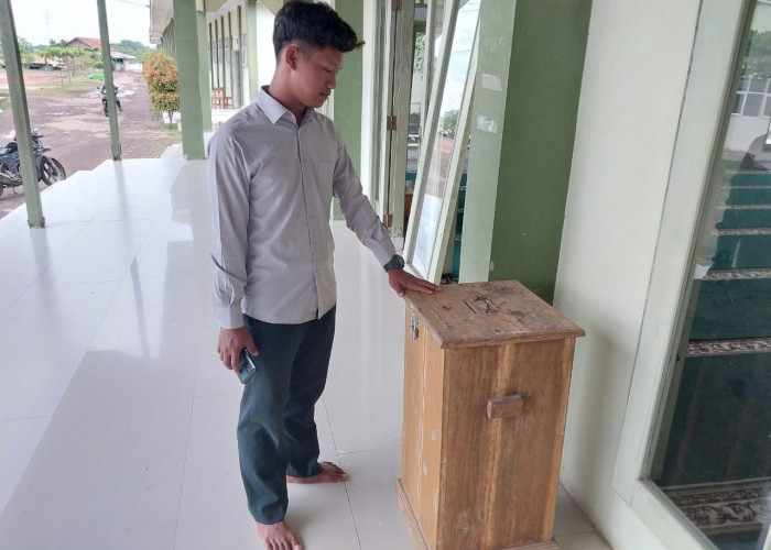 Siswa SMK Tangkap Pencuri Kotak Amal di Masjid Ponpes Aby Manshur