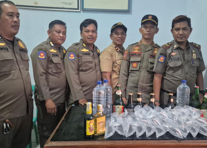 Razia Gabungan Pemcam Sukagumiwang dan PPNS Berhasil Sita Puluhan Mihol