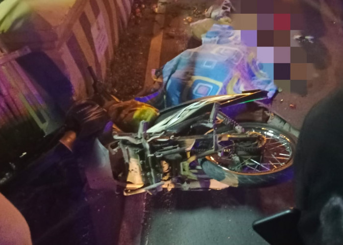 Kecelakaan Pemotor Terlindas Bus, Didepan Gua Sunyaragi Cirebon