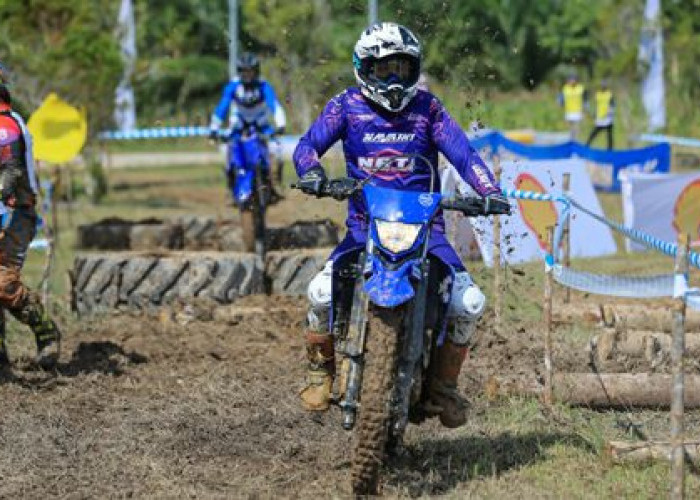 Lautan Penonton di Shell BLU CRU Yamaha Enduro Challenge Landak Kalbar, 10 Ribu Penonton Padati Lokasi !