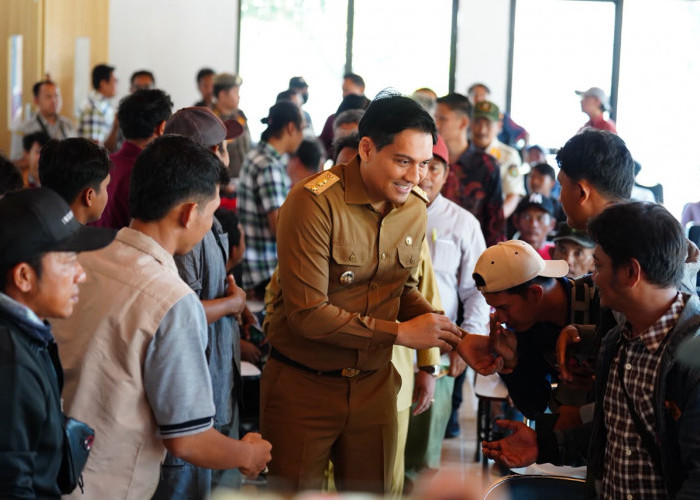 Pemkab Indramayu Perkuat Modernisasi Pertanian Lewat Bimtek Operator Combine Harvester