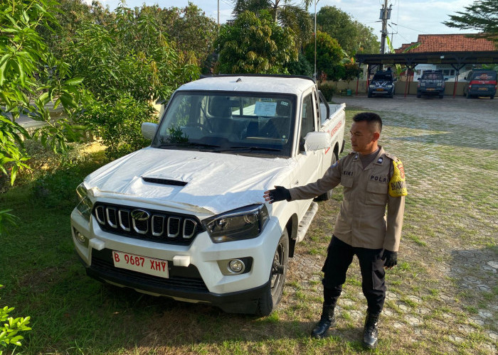 Tiga Santriwati Ponpes di Indramayu Tertabrak Mobil Pikup Kopdes