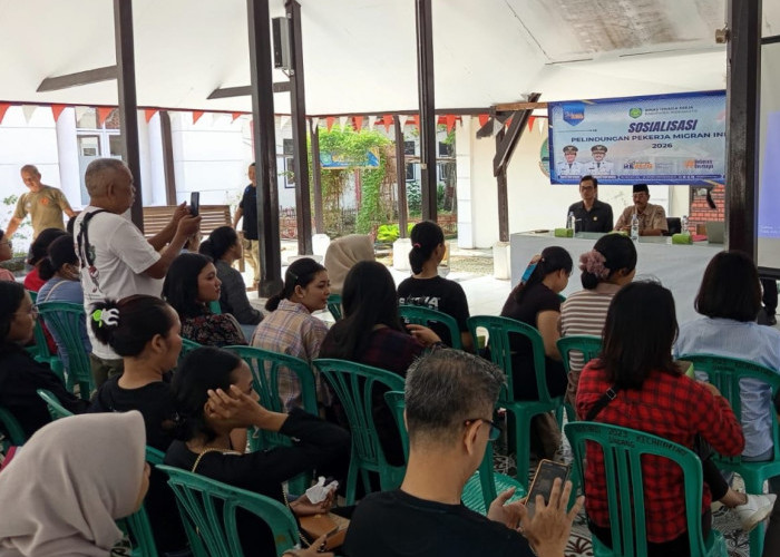 Disnaker Indramayu Sosialisasikan SE Dedi Mulyadi, PMI Perempuan yang Punya Balita Ditunda Berangkat