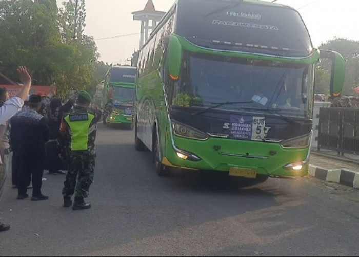 440 Calon Jamaah Haji  Kloter 25 asal Indramayu Dilepas