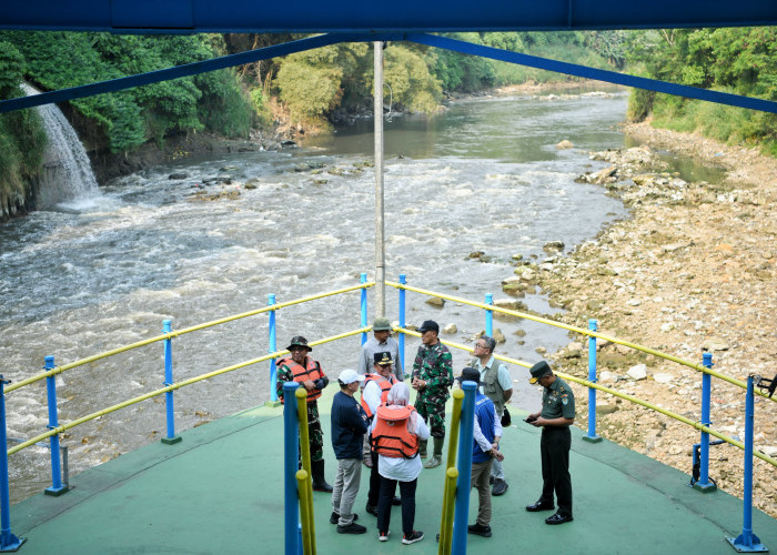 Sekda Herman Suryatman Apresiasi Pembersihan Sampah di Kawasan Jembatan BBS 