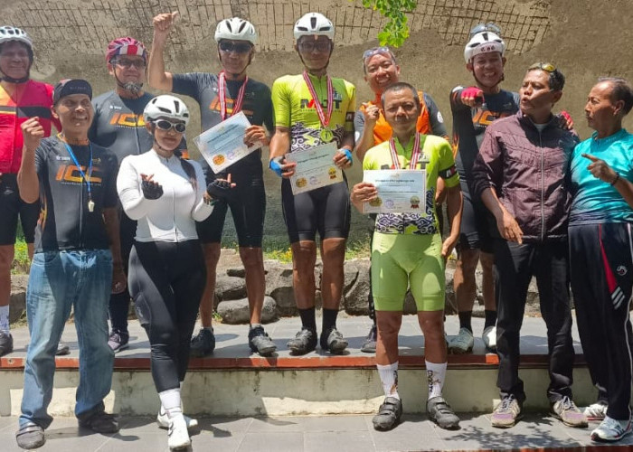 ICC Race Series 2.5, Puluhan Pesepeda Berlomba Jadi yang Tercepat 