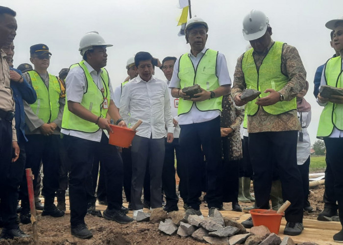 Wamensos RI, Agus Jabo Priyono Sapa dan Bawa Kabar Gembira Bagi Warga Eretan Kulon