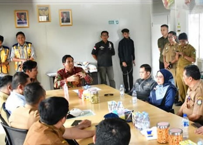 Komitmen Pemerataan Sektor Pendidikan di Indramayu, Bupati Lucky Tinjau Pembangunan SR di Cikawung