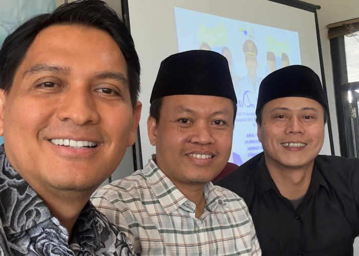 Rektor Padhaku Apresiasi Inisiatif Satu Desa Satu Sarjana, Tegaskan Komitmen Dukung Visi Indramayu REANG