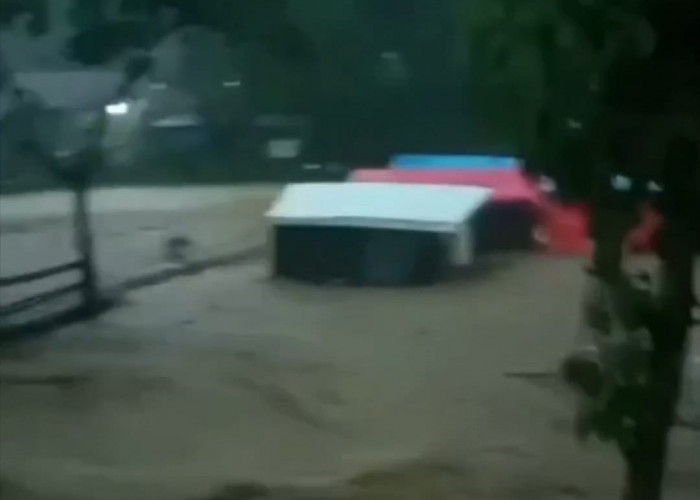 Tenda Warga Desa Cijedil Cugenang Hanyut , Akibat Banjir Terjang Cianjur